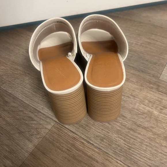 S2 Universal Thread White Heeled Shoes Size 11 - Picture 5 of 5